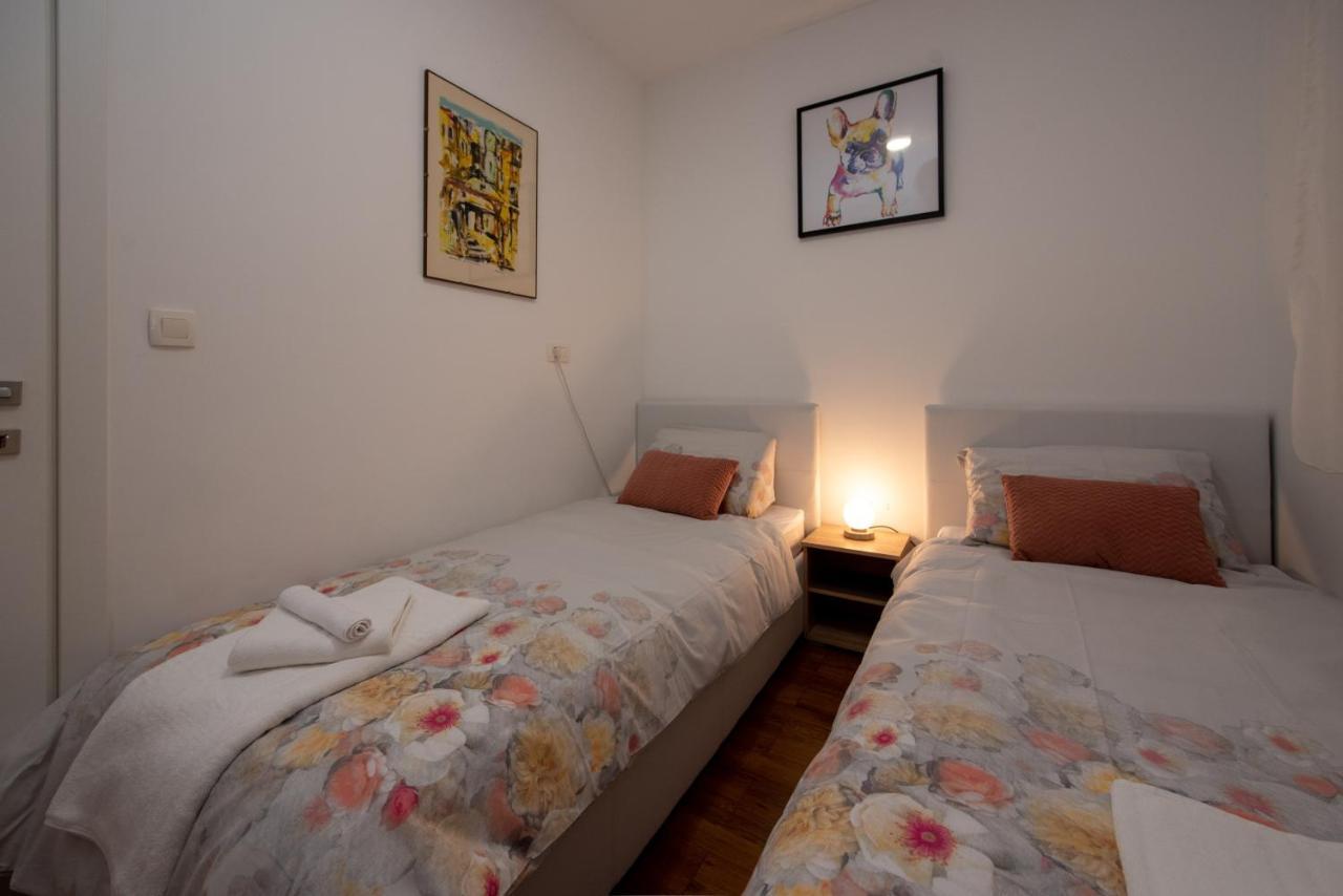 Apartment Miss Tina Trogir Eksteriør bilde